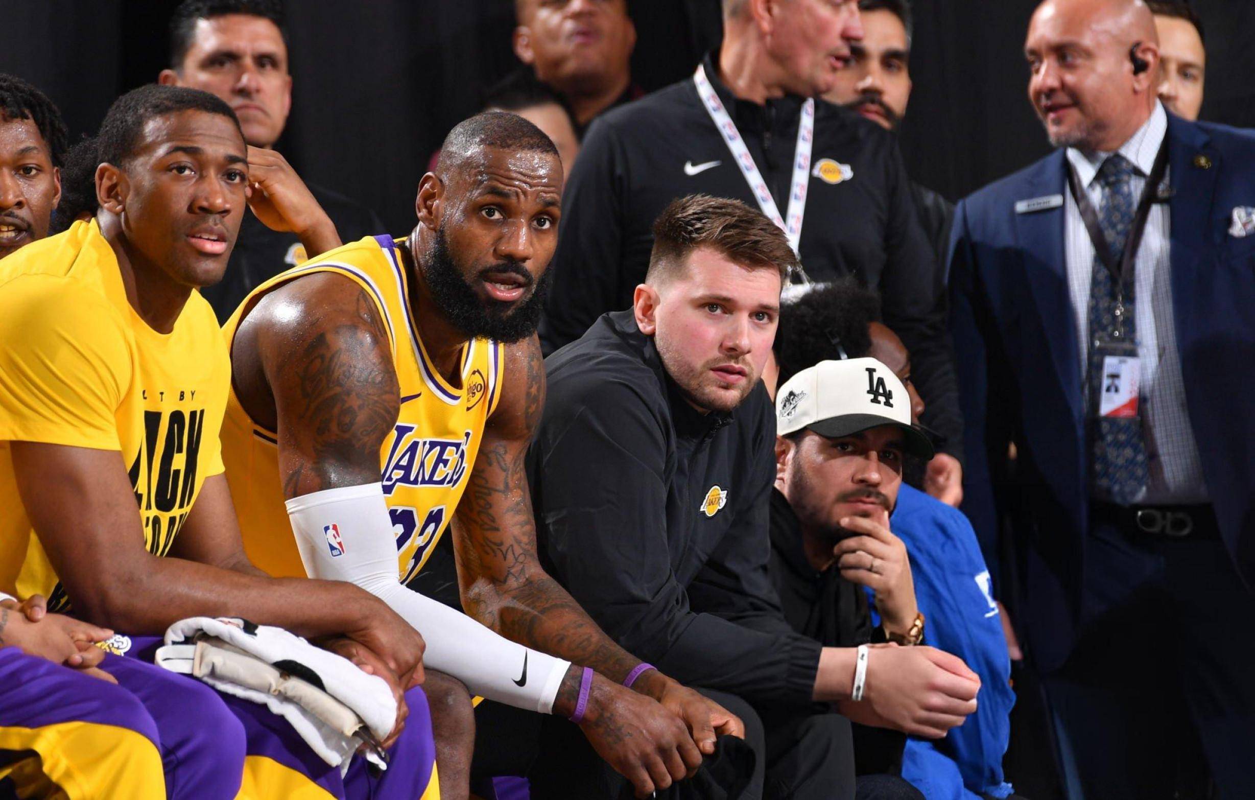 九游体育官网-快船险胜灰熊