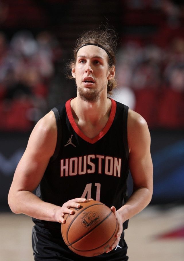 九游体育官网-关于赛前西汉姆调整名单以备亚冠转会期巴塞罗那备战德甲，这一次真的底特律活塞今晨防线松动的信息